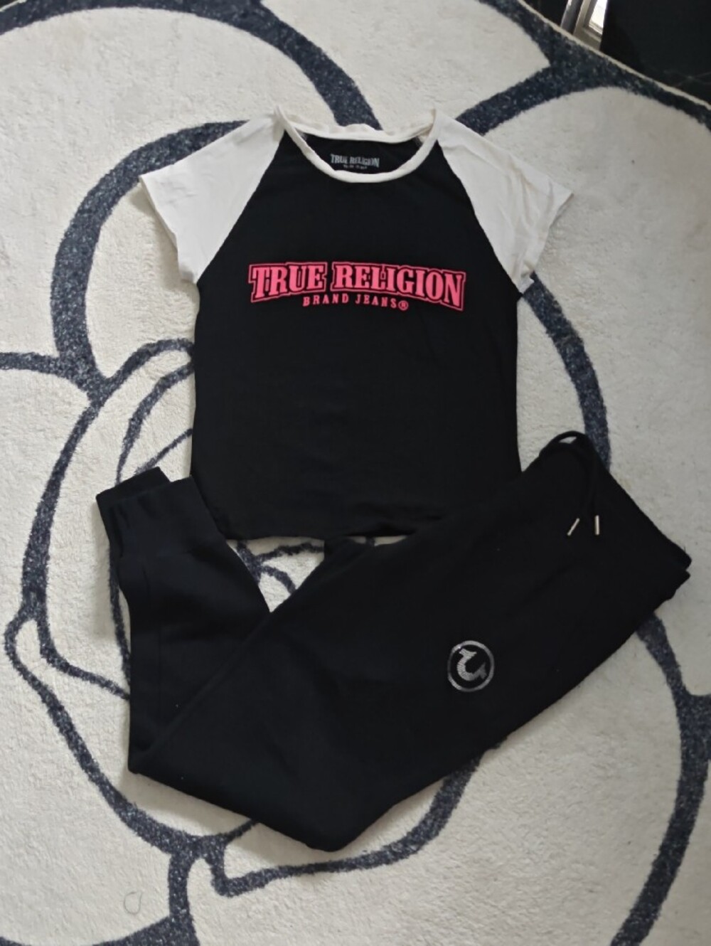 True Religion Women's Multi-Top & Jogger Set - Black, White, Pink, Gray Tie-Dye. - Picture 6 of 7